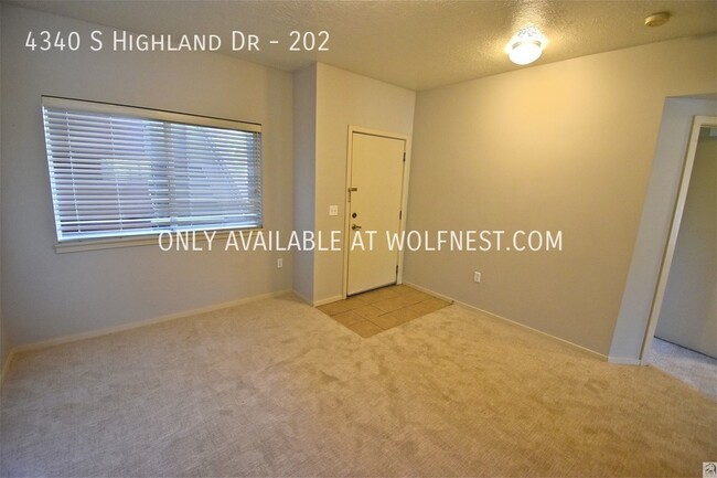 Building Photo - Beautiful 2 Bedroom Holladay Condo!