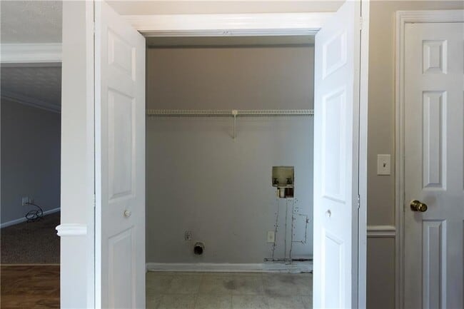 Building Photo - 141 Brownsmill Dr
