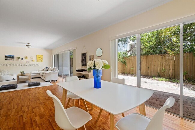 Building Photo - 7508 SW 58th Ave