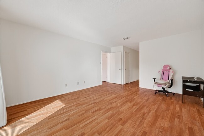 Building Photo - 10555 Turtlewood Ct