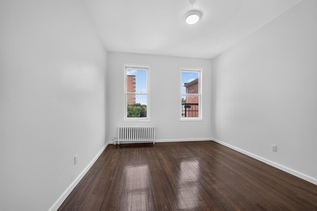 Building Photo - 210 36th St