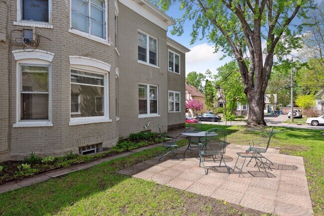 Building Photo - 1709 Fillmore St NE