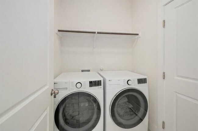 Building Photo - 204 Furlong Dr