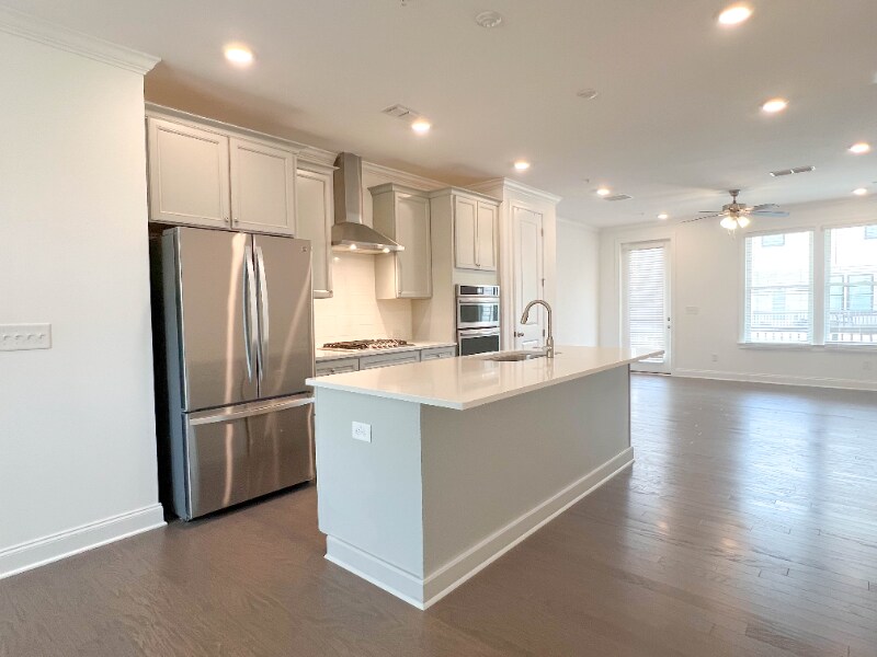 Building Photo - 6605 Beacon Dr