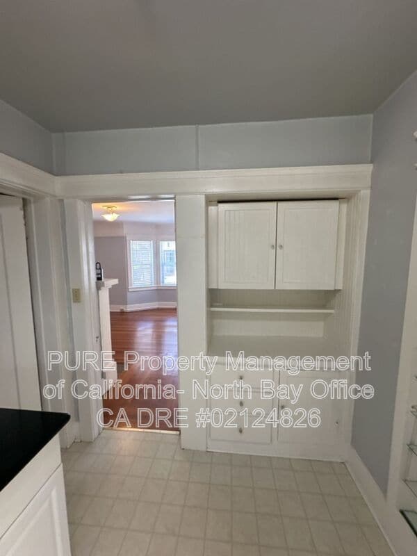 Building Photo - 422 Humboldt St