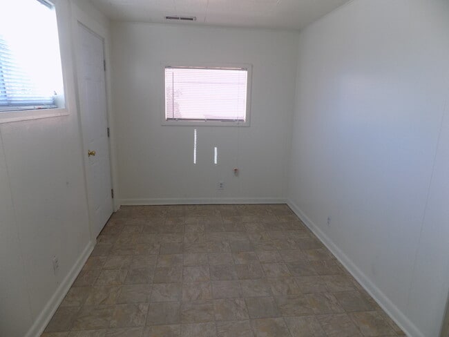 Building Photo - 4501 Thompson Ave