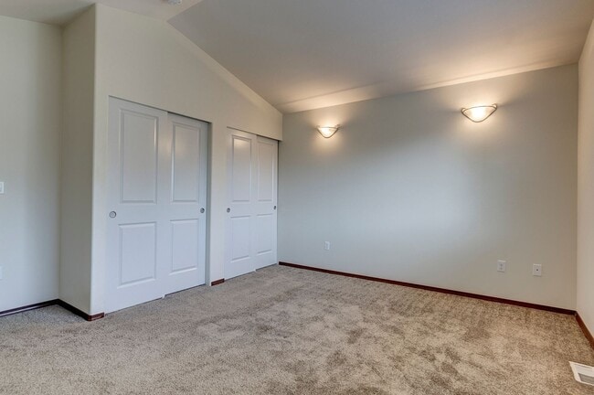 Building Photo - Charming 3-Bedroom Home Across from Nature...