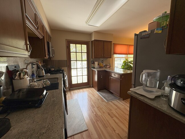 Building Photo - 18 Marquette Pl