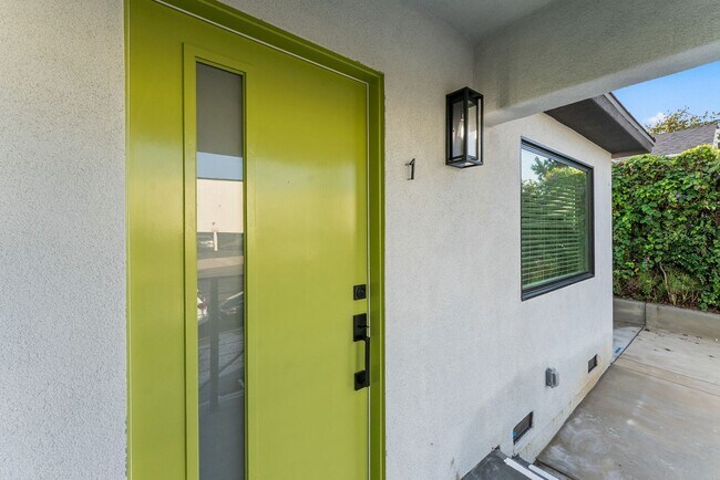 Building Photo - 2735 Broadway-1