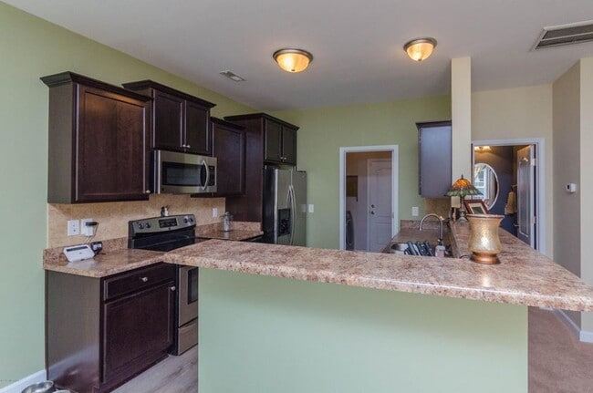 Building Photo - 219 Peggy's Trce