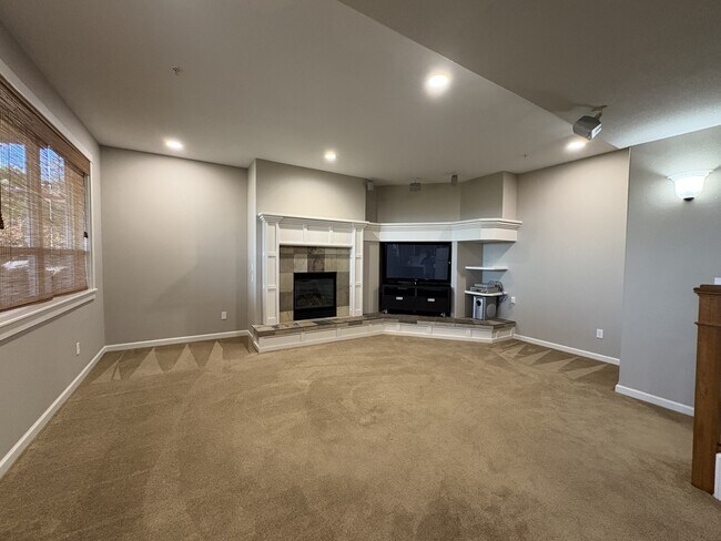 Building Photo - 10630 SW Kable St