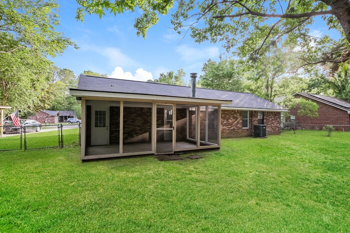 Building Photo - 108 Edythe Ct