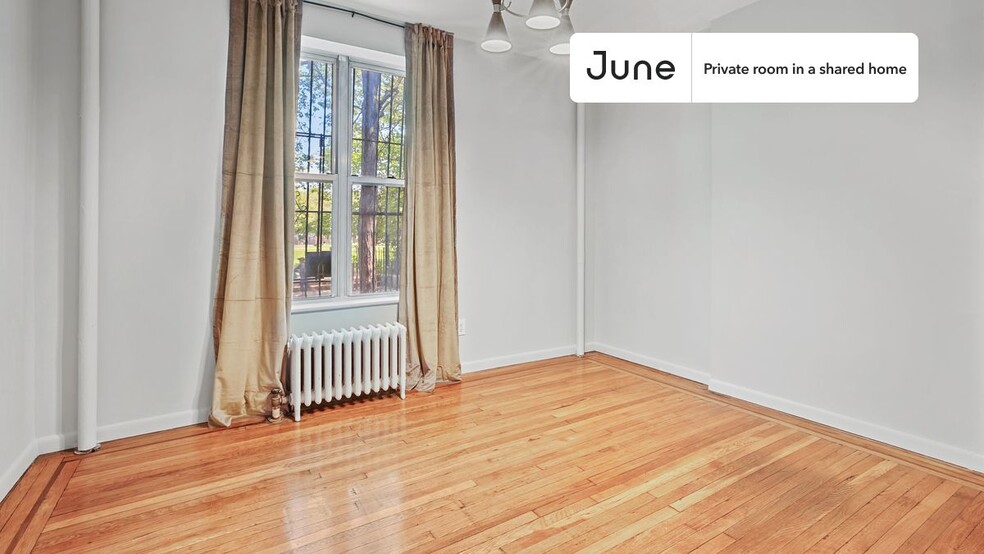 Building Photo - Private bedroom in 4 bed/1 bath Home