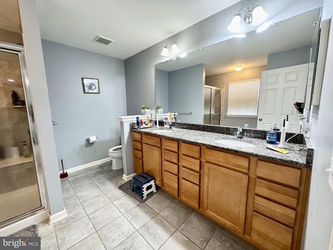 Building Photo - 257 Fairfield Cir W