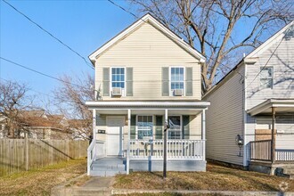 Building Photo - 25th St. Home