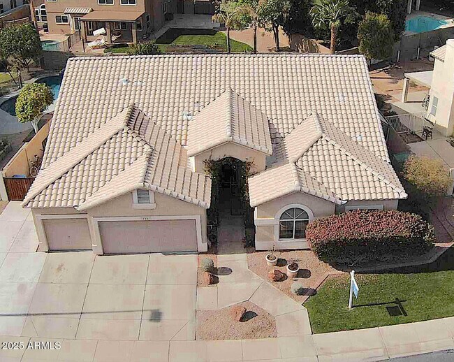 Building Photo - 758 S Lagoon Dr