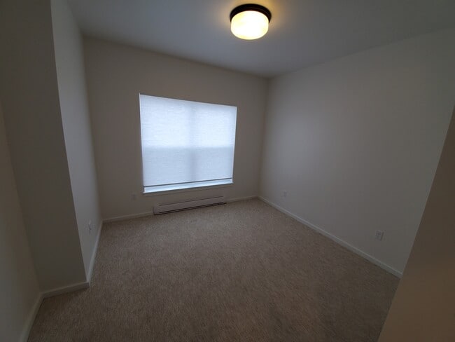 Building Photo - 2430 Tschache Ln