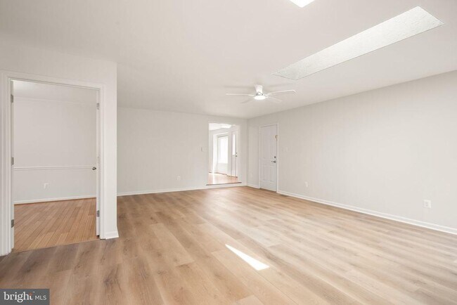 Building Photo - 13647 S Springs Dr