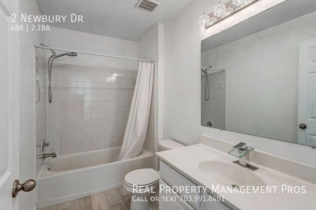 Building Photo - 2 Newbury Dr