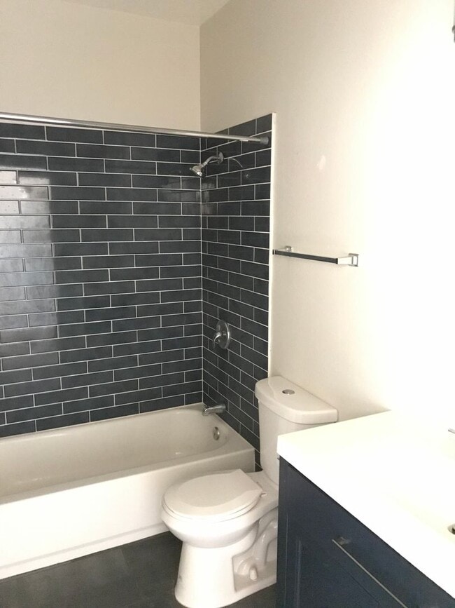 Building Photo - Charming 1 bedroom 1 bathroom