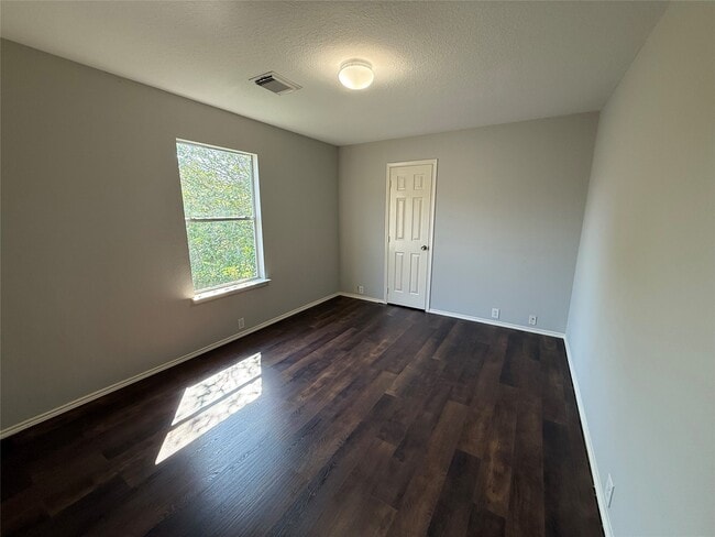 Building Photo - 4822 Russet Trail Ct