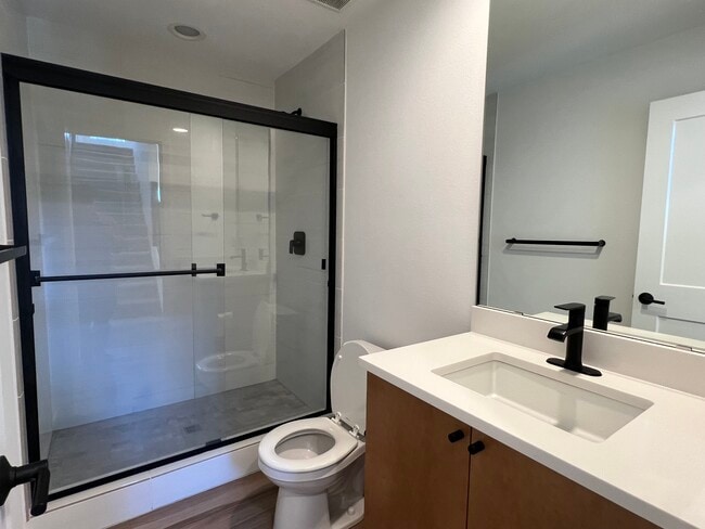 Building Photo - 16604 NE 85th St