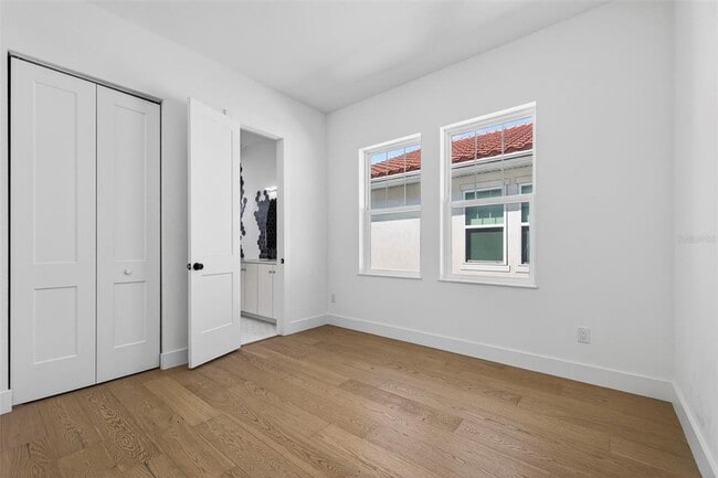 Building Photo - 611 24th Ave N