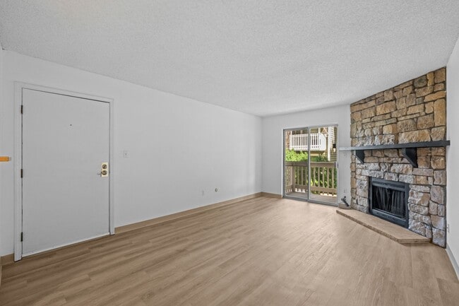 Building Photo - Updated 1BD/1BA Condo in DTC – Available Now!