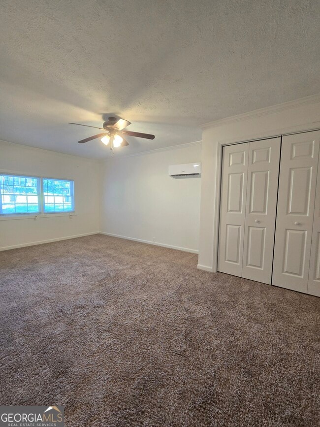 Building Photo - 4215 Terrace Dr