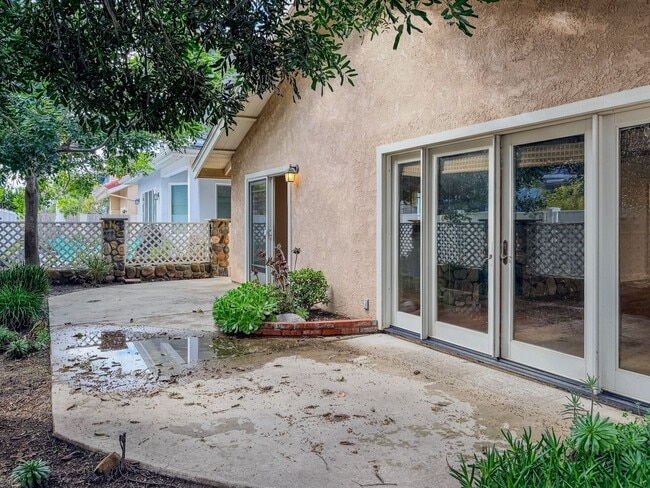 Building Photo - 5142 Sandpiper Way