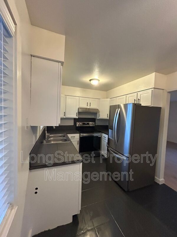 Building Photo - 11380 SW Greenburg Rd