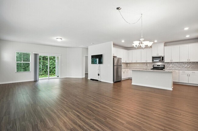 Building Photo - 205 Wilbur Lake Dr