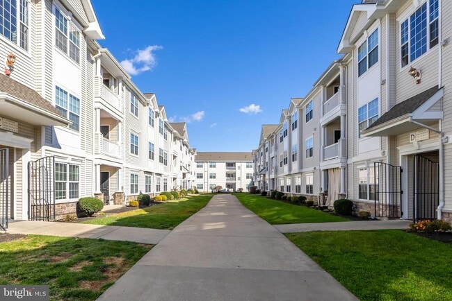 Building Photo - 117 Lionheart Ln