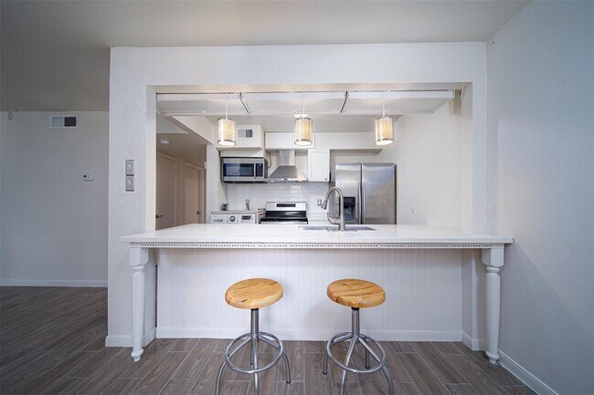 Building Photo - 8931 Gaylord Dr