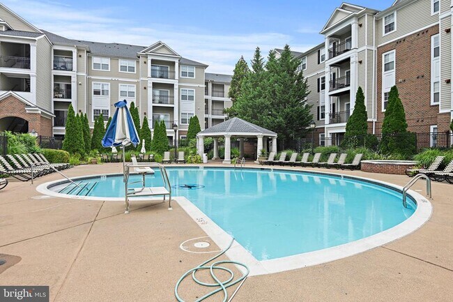 Building Photo - 12921 Centre Park Cir