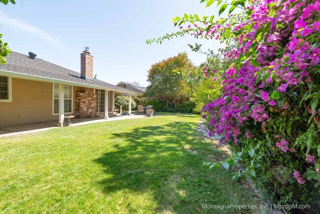 Building Photo - Remodeled single story Willow Glen home wi...