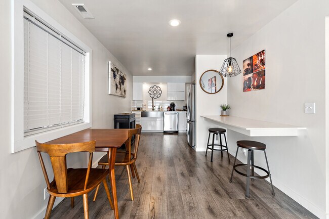 Building Photo - 925 N 9th St