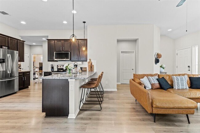 Building Photo - 709 Speckled Alder Dr