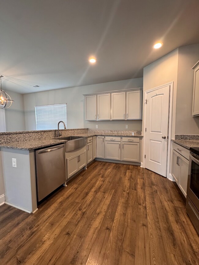 Building Photo - Just Listed! Stunning Duncan Home Minutes from BMW, GSP & I-85