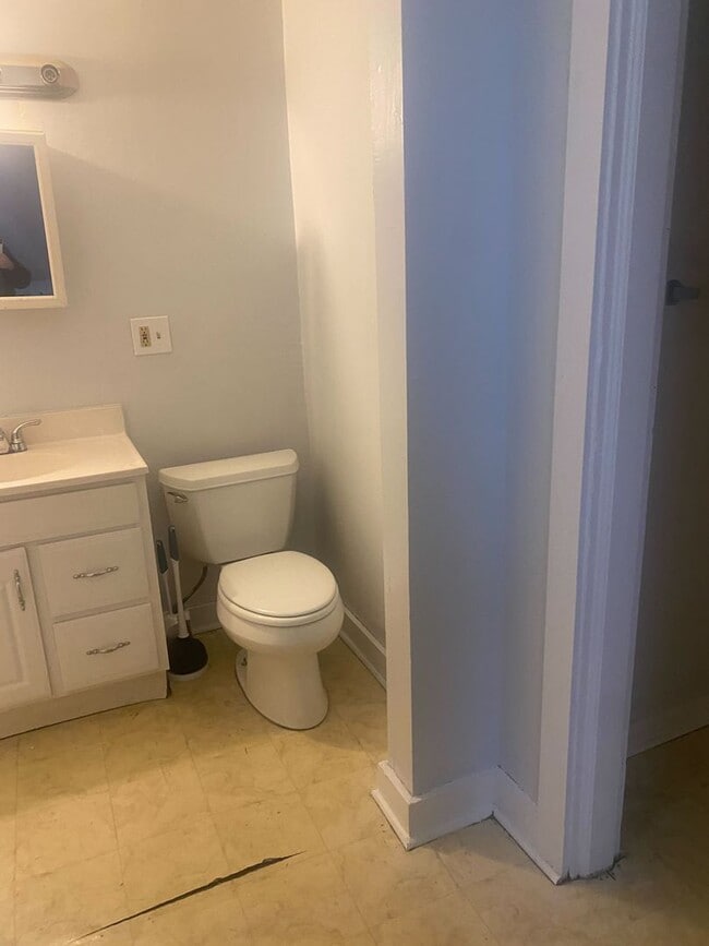 Building Photo - 10 State St