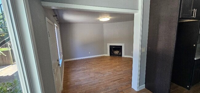 Building Photo - 2540 Antoine Ct