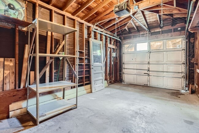 Building Photo - Ready for Rent!