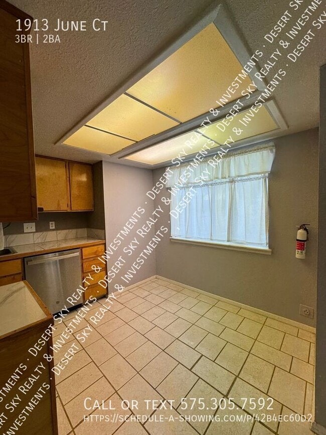 Building Photo - 1913 June Ct