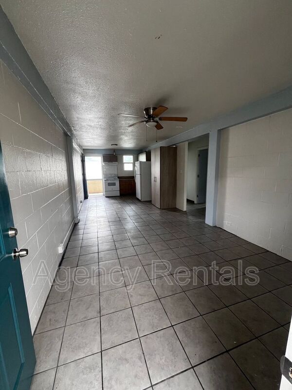 Building Photo - 938 Owen St