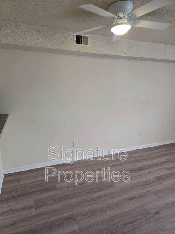 Building Photo - 2304 La Jolla Ct