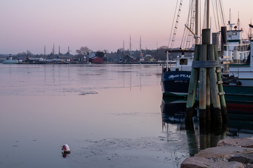 Building Photo - 36 Pequotsepos Rd