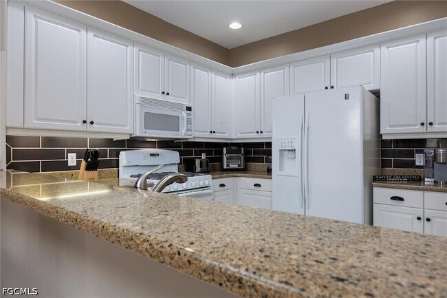 Building Photo - 3240 Cottonwood Bend