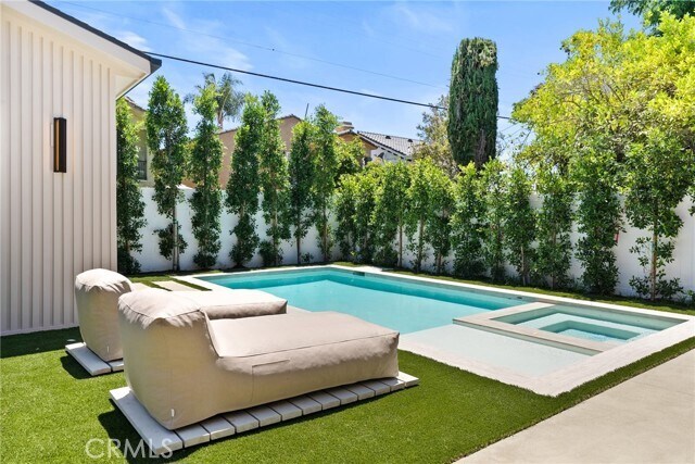 Building Photo - 14738 Otsego St