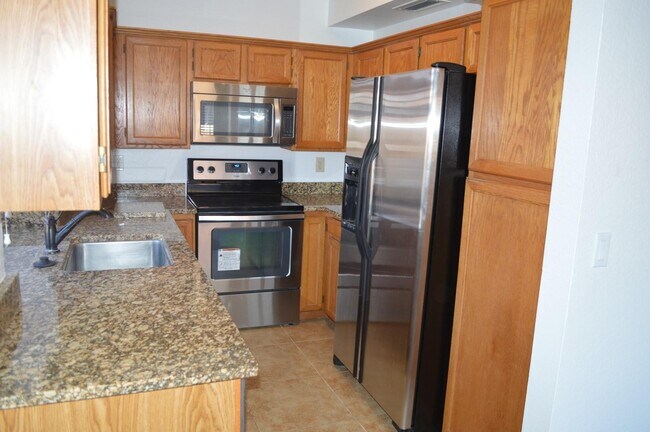 Kitchen - 5640 E Bell Rd