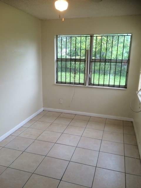 Building Photo - Large 3-2 house with  hookups for washer and dryer